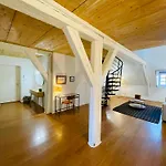 Beau Duplex Centre *