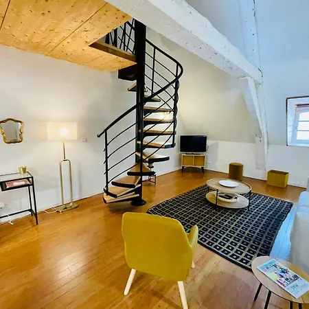 דירה Beau Duplex Centre גראבלין